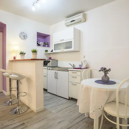 Zekan Apartment *